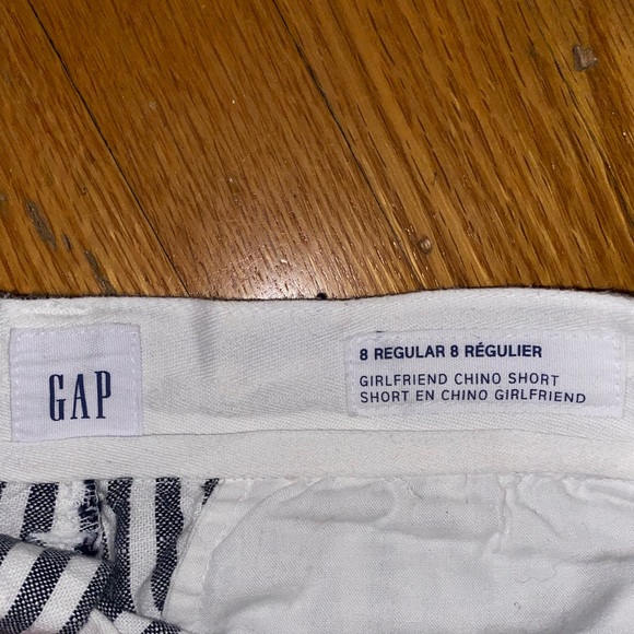 GAP Girlfriend Chino Short blue/white stripped - Picture 2 of 4